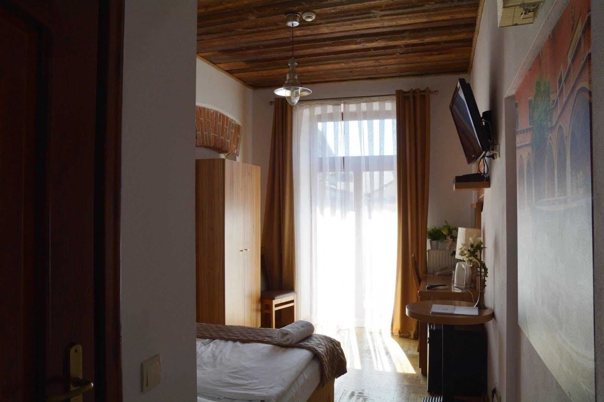 Pergamin 3* Kraków